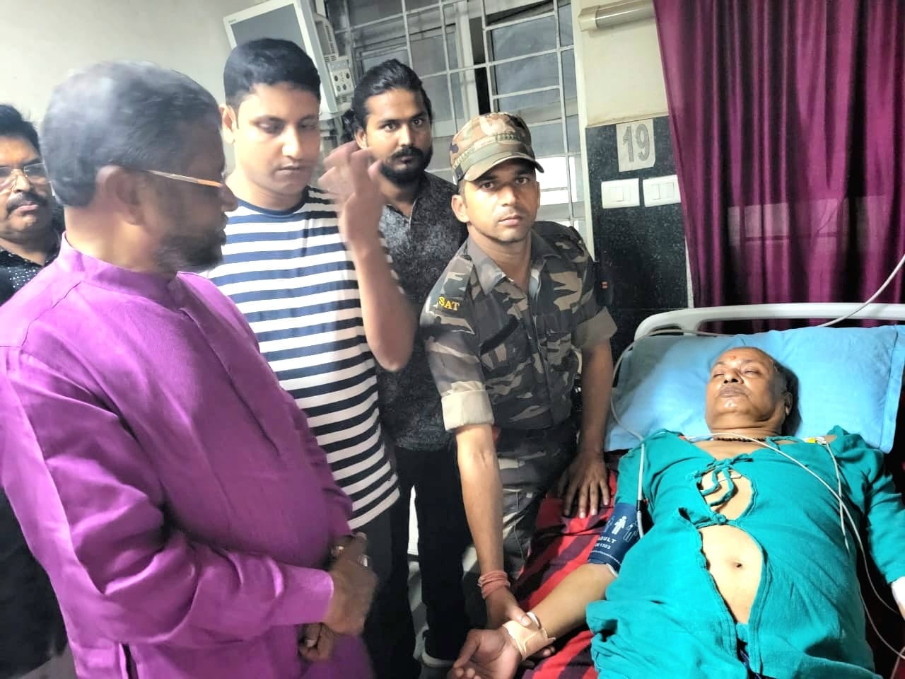 Breaking : चतरा सांसद को आया हार्ट अटैक ,कालीचरण सिंह  को देखने रिम्स  पहुंचे बाबूलाल