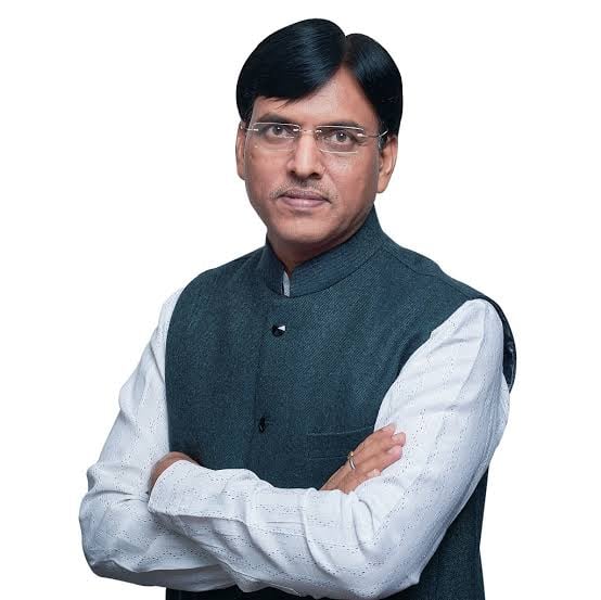 कोरोना से निपटने के लिए जिला स्तर पर बनेगी कमेटी, मनसुख मांडविया ने दिया निर्देश