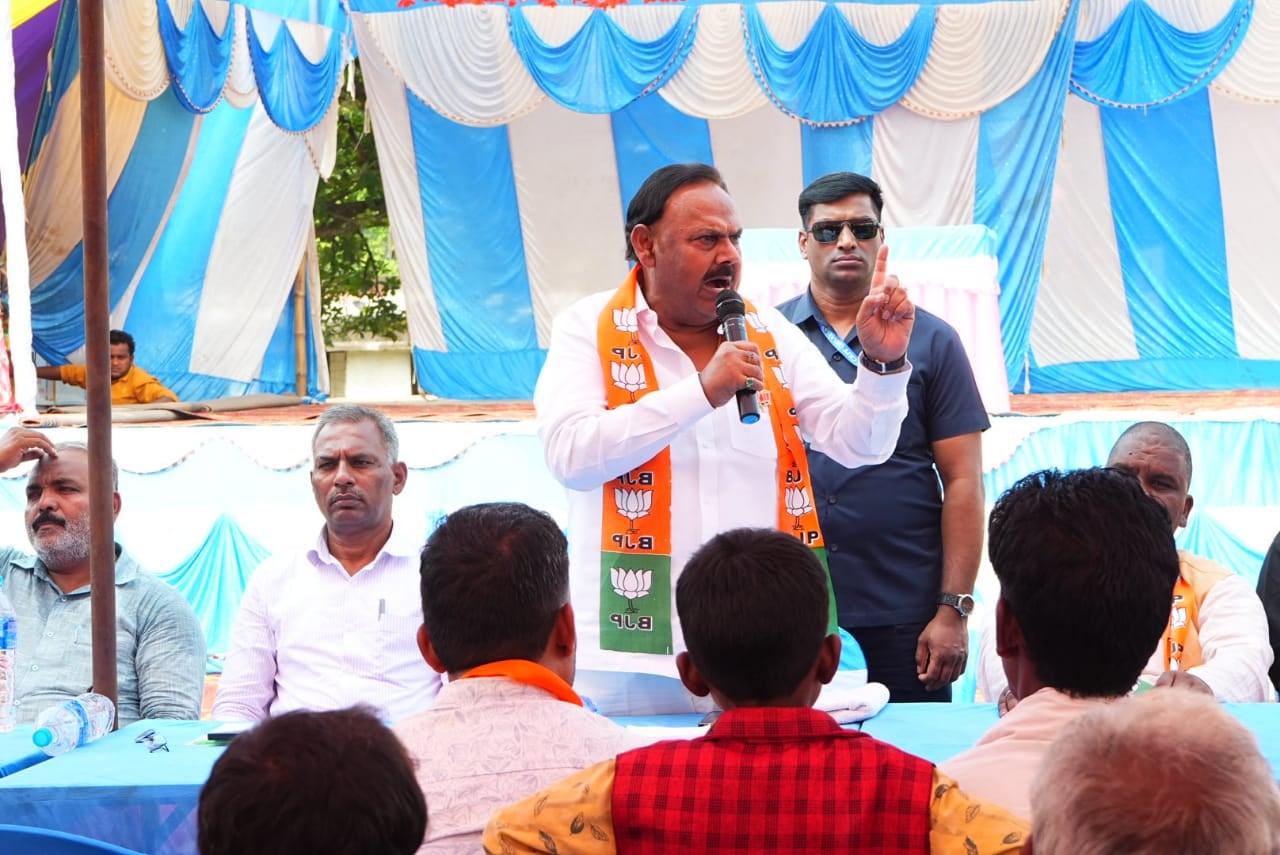 महुदंड पंचायत में गरजे कमलेश सिंह, कहा- झारखंड में भाजपा की सरकार बनना तय