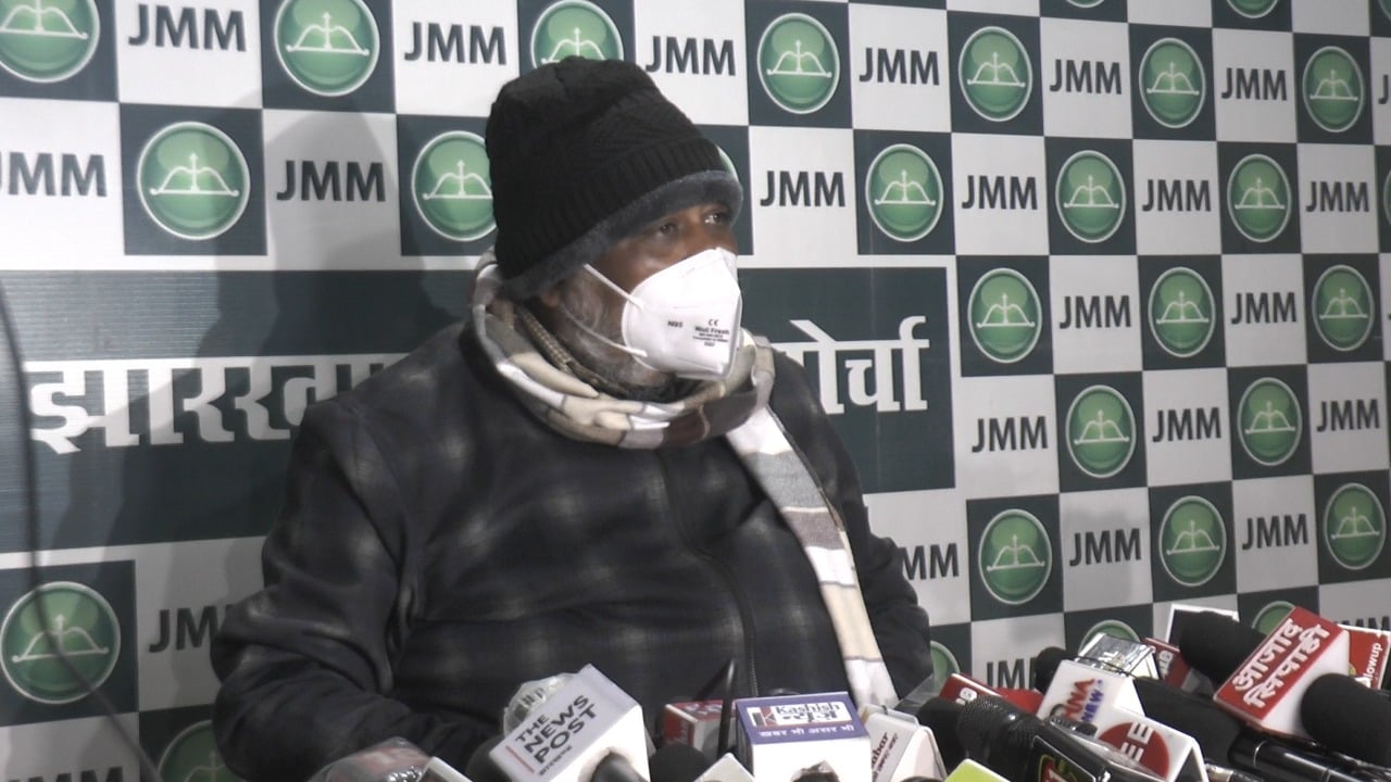 झामुमो नेता सुप्रियो भट्टाचार्य का भाजपा पर पलटवार कहा - रघुवर दास झारखंड में रहे तो 30 सालों तक  BJP सत्ता में वापस नही आएगी.