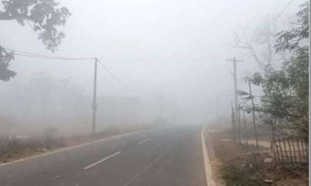 Weather Update: झारखंड, यूपी और बिहार में बढ़ रही है ठंड, लेकिन दिल्ली में अब भी नहीं हुई सर्दी की एंट्री, पढ़ें क्या कहता है मौसम विभाग