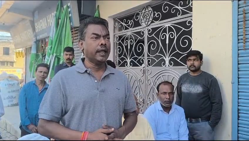 Dumka Assembly Election: चुनावी विसात पर सह और मात का खेल जारी, बसंत को मिला विश्वकर्मा समाज का समर्थन