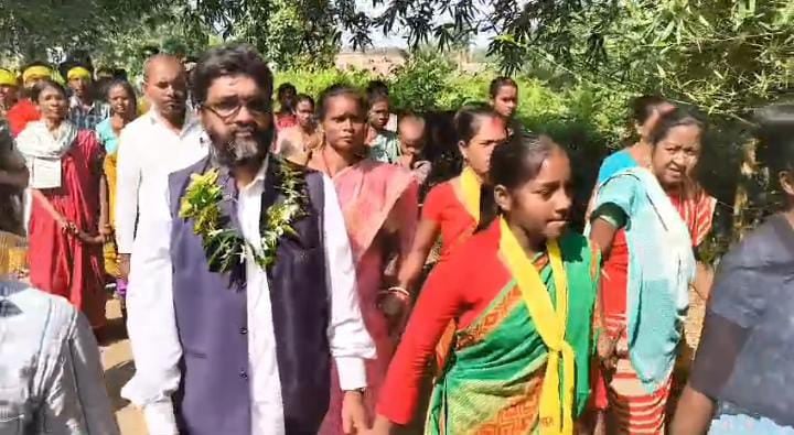 जामा के मैदान में जमकर पसीना बहा रहे हैं निर्दलीय प्रत्याशी रामकृष्ण हेंब्रम, रोचक हो सकता है मुकाबला