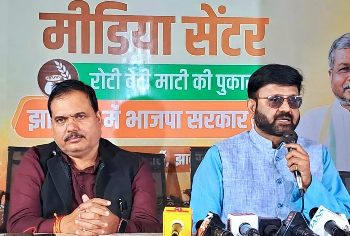 झामुमो कागज पर कर रही जीत का दावा! भाजपा ने कहा- जमीन पर जनता ने इन्हें उखाड़ फेंका है