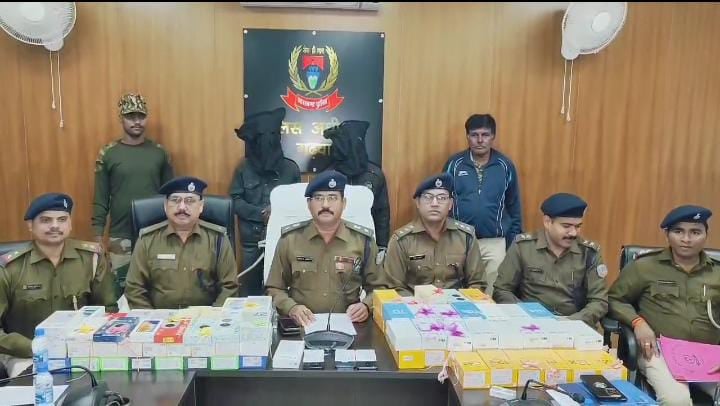 गढ़वा: मोबाइल दुकान से हुई भीषण चोरी कांड का उद्भेदन, मामले में साले- बहनोई को पुलिस ने किया गिरफ़्तार