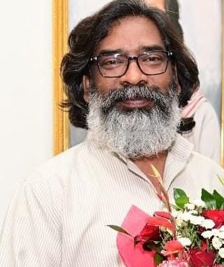 मुख्यमंत्री हेमंत सोरेन दिल्ली रवाना, कांग्रेस के नेताओं से करेंगे मुलाकात