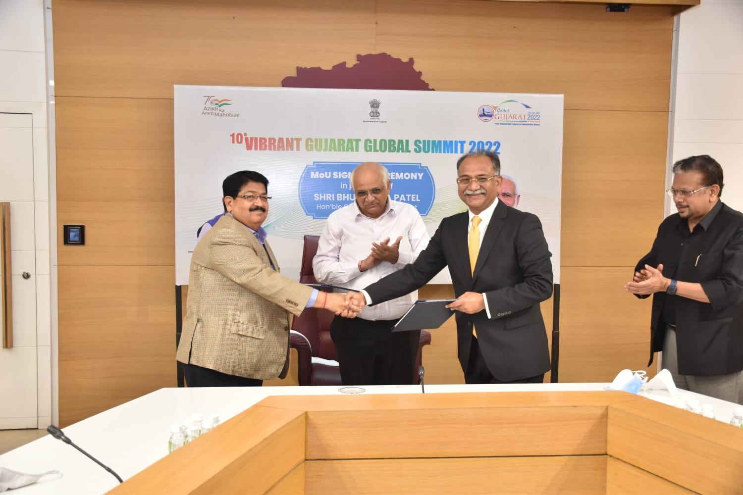 गुजरात में ₹5.95 लाख करोड़ रुपये निवेश करेगी रिलायंस, 10 लाख लोगों को मिलेगी नौकरियां