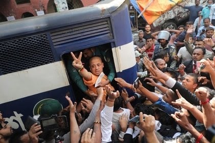 बांग्लादेश में इस्कॉन के चिन्मय कृष्ण दास की गिरफ्तारी से बवाल,भारत ने भी जताई चिंता