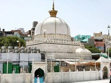 अजमेर शरीफ दरगाह को हिंदू मंदिर बताने वाली याचिका को अदालत ने किया स्वीकार, सभी पक्ष को नोटिस जारी