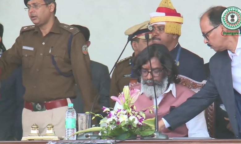 हेमंत सोरेन ने चौथी बार ली झारखंड के सीएम पद की शपथ, मल्लिकार्जुन खड़गे, राहुल गांधी सहित ये नेता रहे मौजूद