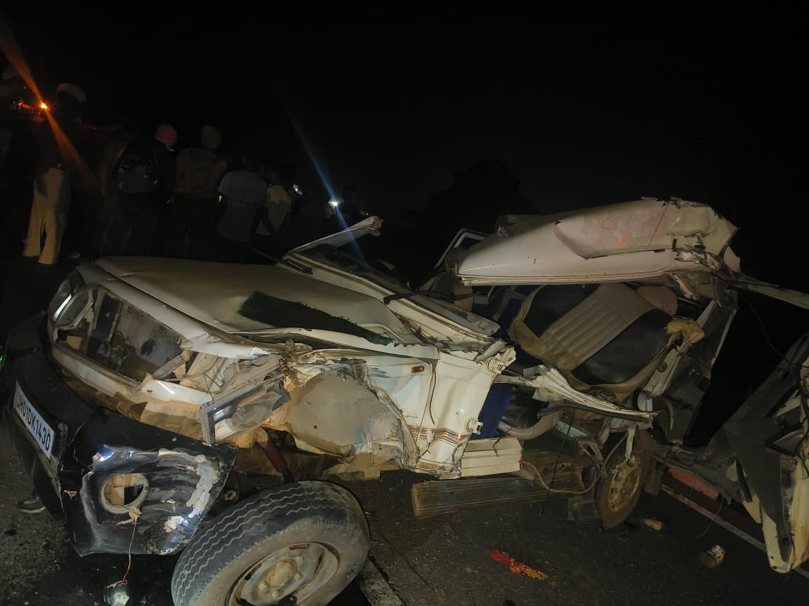 BIG BREAKING : गुमला में हाईवा और बोलेरो में जोरदार टक्कर, दो की मौक़े पर मौत, तीन गंभीर रूप से घायल