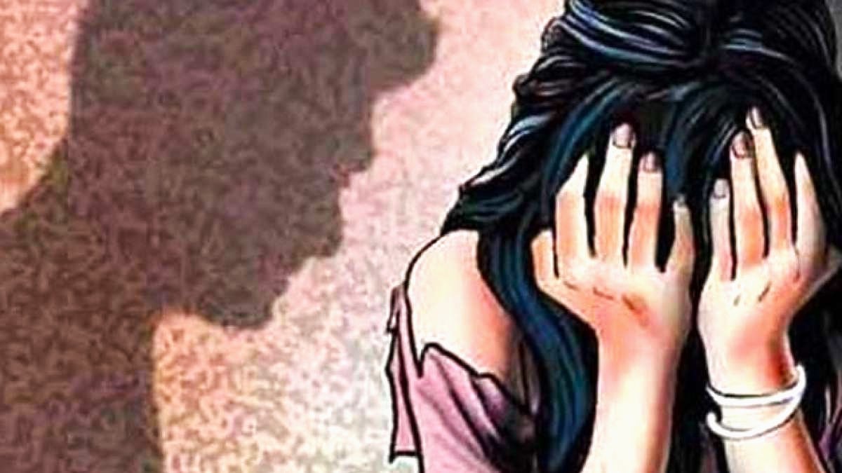 शर्मसार हुई रांची! बंगाल से परीक्षा देने पहुंची नाबालिग के साथ मनचलों ने किया अश्लील हरकत, खींची फोटो, थाना पहुंचा मामला