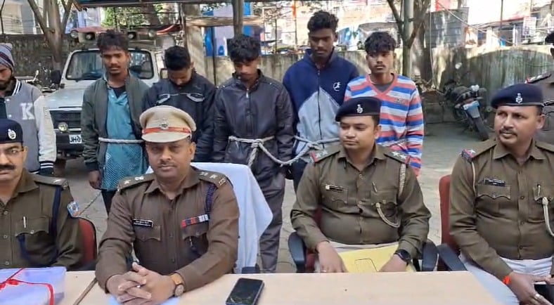सोशल मीडिया से बाइक नंबर निकाल कर चोरी की बाइक बेचने वाले गिरोह का भंडाफोड़, रांची पुलिस ने 8 चोरों को किया गिरफ्तार