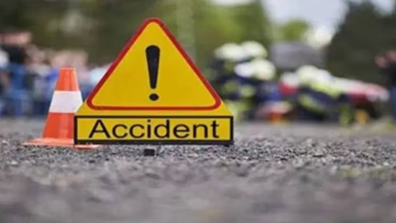 गुमला में बड़ा सड़़क हादसा,बारात से लौट रही कार दुर्घटनाग्रस्त, चार की मौत, एक गंभीर रूप से घायल