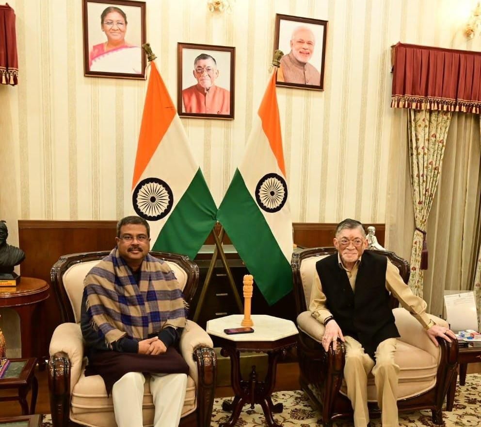 केंद्रीय शिक्षा मंत्री धर्मेंद्र प्रधान ने झारखंड के राज्यपाल से की मुलाकात,जानिए क्या हुई चर्चा