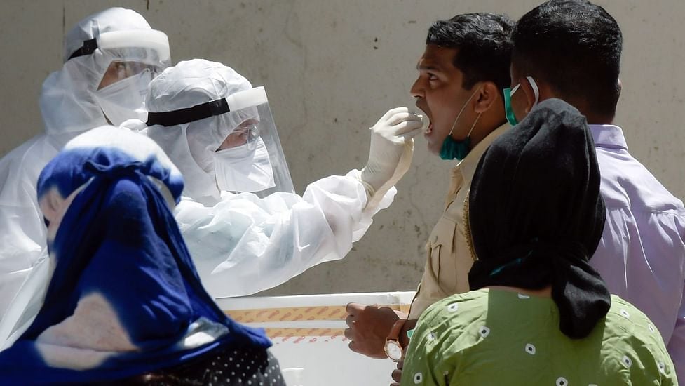 डॉक्टरों की अपील, डोंट बी पैनिक, ताबड़-तोड़ टेस्ट और दवाओं से बचें