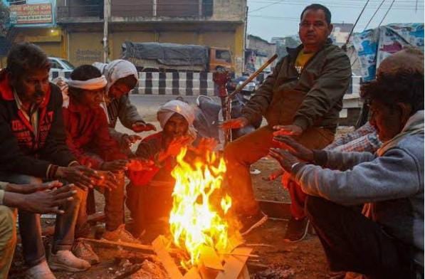 Weather Alert: झारखंड में ठंड का कहर! 9.5 डिग्री पहुंचा न्यूनतम तापमान, इन जिलों में आज से चलेगी शीतलहर