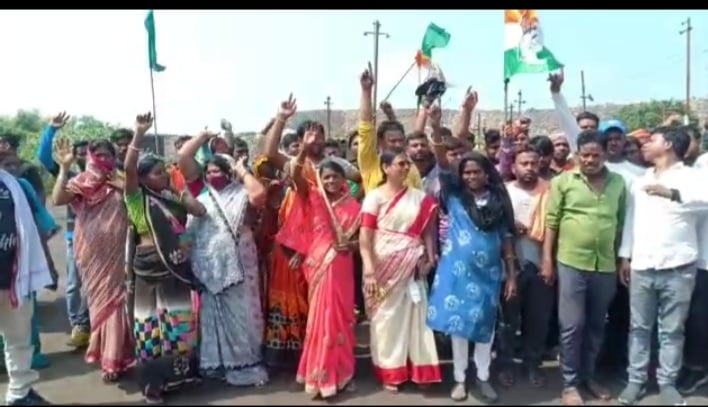 धनबाद : चौहान बंधुओं पर फायरिंग और बमबाजी की घटना को लेकर मामला दर्ज, कंपनी कर्मियों पर महिलाओं के साथ छेडखानी का आरोप