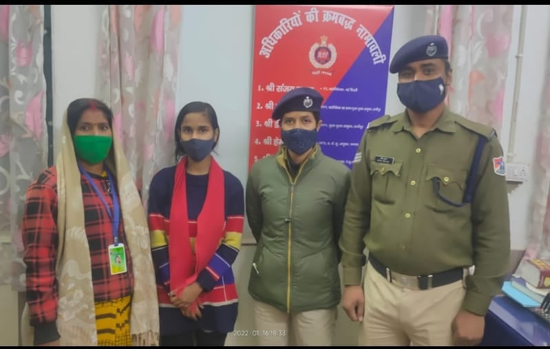 दिल्ली से अपहृत बच्ची को कोडरमा आरपीएफ ने किया रेस्क्यू ,RPF ने चाइल्डलाइन को किया सुपुर्द