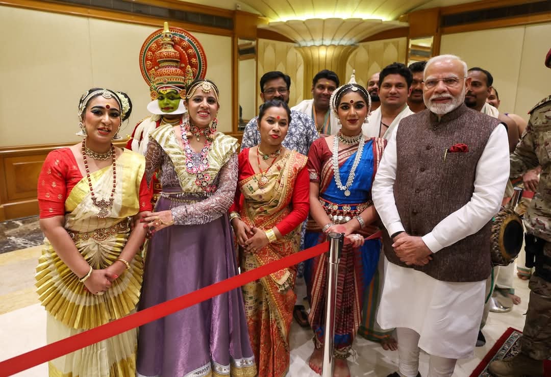कुवैत में प्रधानमंत्री नरेंद्र मोदी का भव्य स्वागत, भारतीयों में क्या कहा पीएम मोदी से