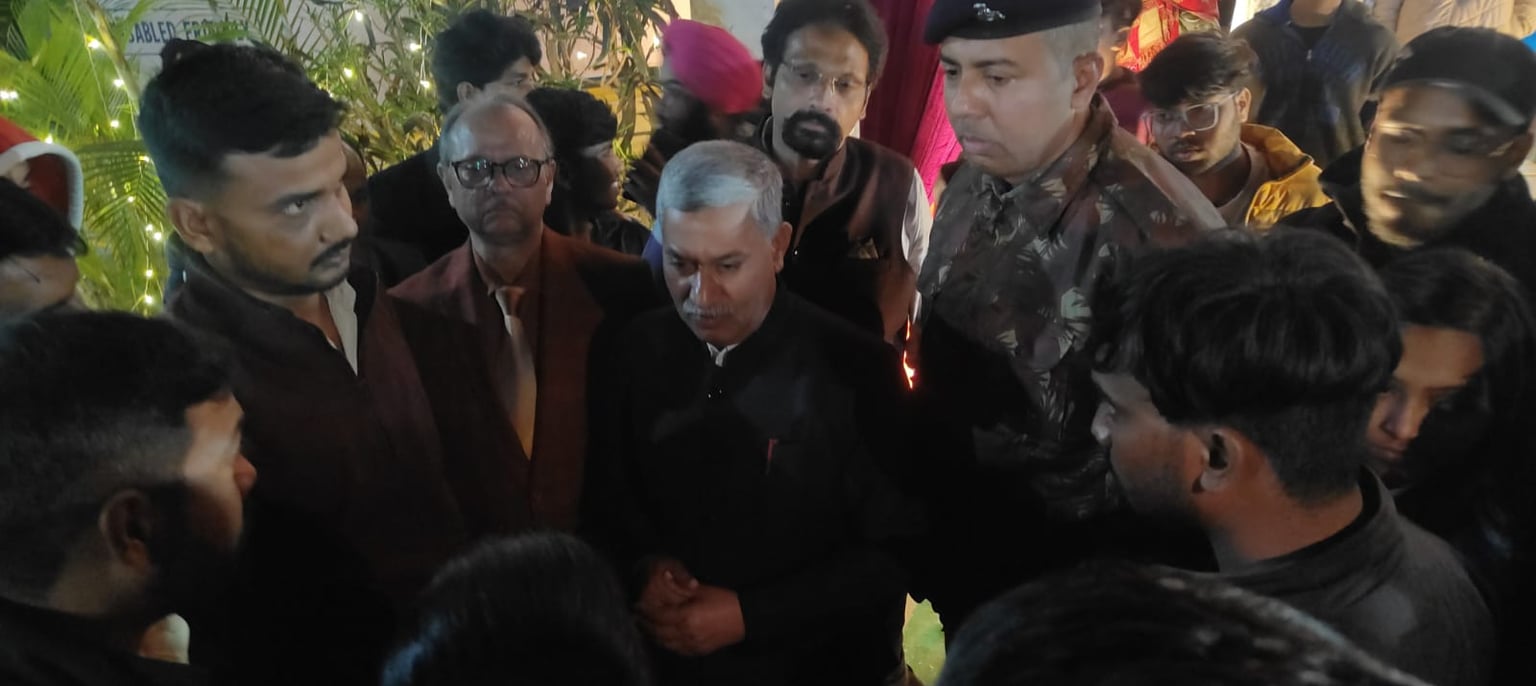 Dhanbad : विवादों में  BBMKU  युवा महोत्सव परिणाम: छात्रों ने कुलपति को घेरा तो क्या मिला भरोसा ?