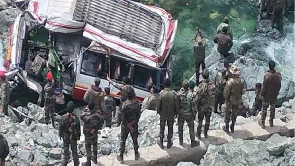 घाटी में सेना का वाहन खाई में गिरा, पांच सैनिक शहीद,5 घायल, जानिए कैसे हुई है दुर्घटना