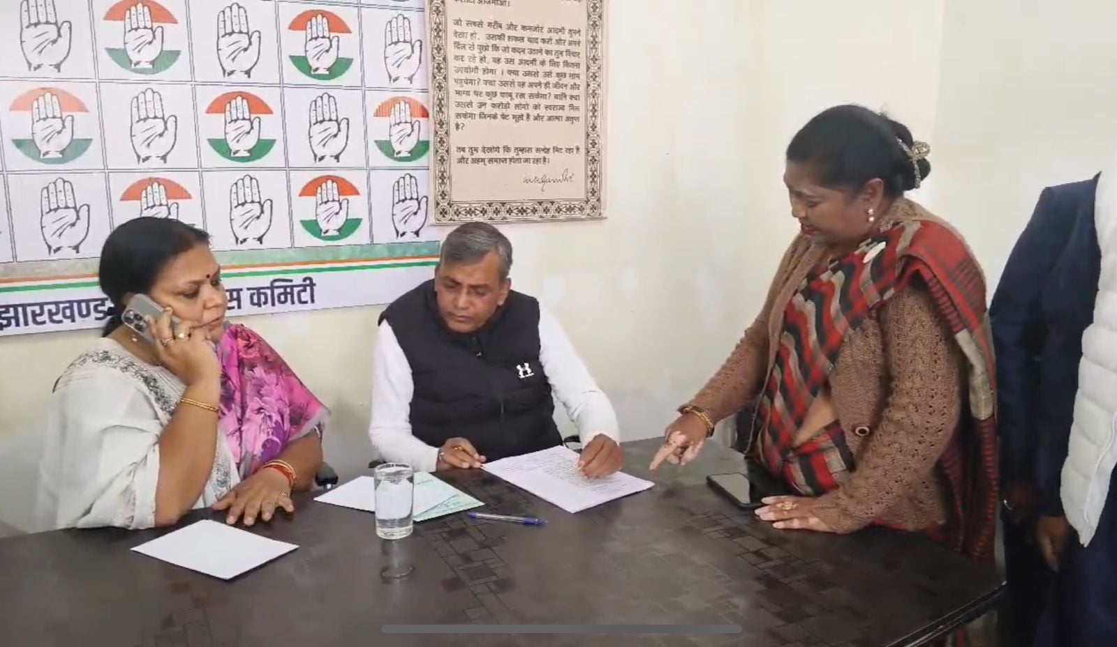 जन सुनवाई में एक्शन में मंत्री! शिकायत मिलते ही अधिकारी को लगाया फोन, जल्द शिकायत का समाधान करने का दिया आदेश