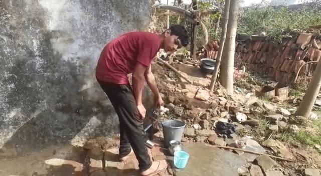 पडुवा पेयजलापूर्ति योजना : प्यासे ही रह गए संताल बहुल टोले, विरोध के स्वर हुए तेज