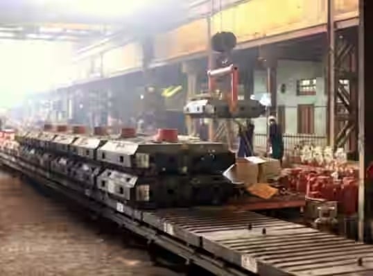 Dhanbad : कभी यहां बनते थे रेलवे के उपकरण, पढ़िए आज कैसे जमीन खोद "काला सोना " निकाल रहे चोर