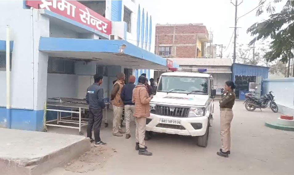 शिक्षक ने बच्चें का दबाया गला,घर जा कर बताने पर पीटने की धमकी,अस्पताल में बच्चें का चल रहा इलाज