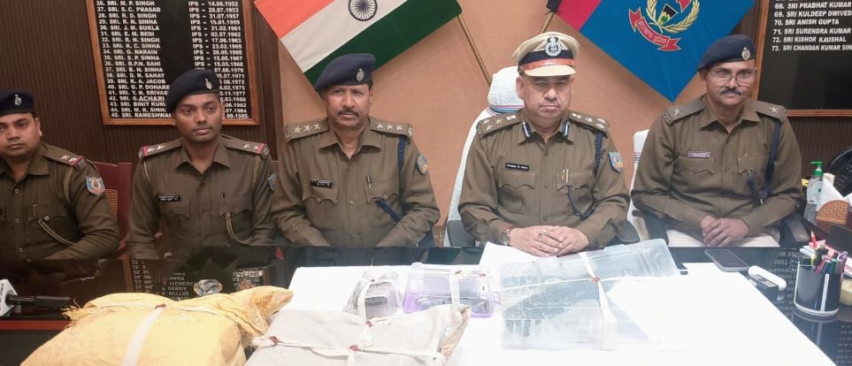 पांच जिलों का आंतक सुल्तान चढ़ा पुलिस के हत्थे, 2 लाख का था इनामी, 51 मामले में चल रहा था फरार