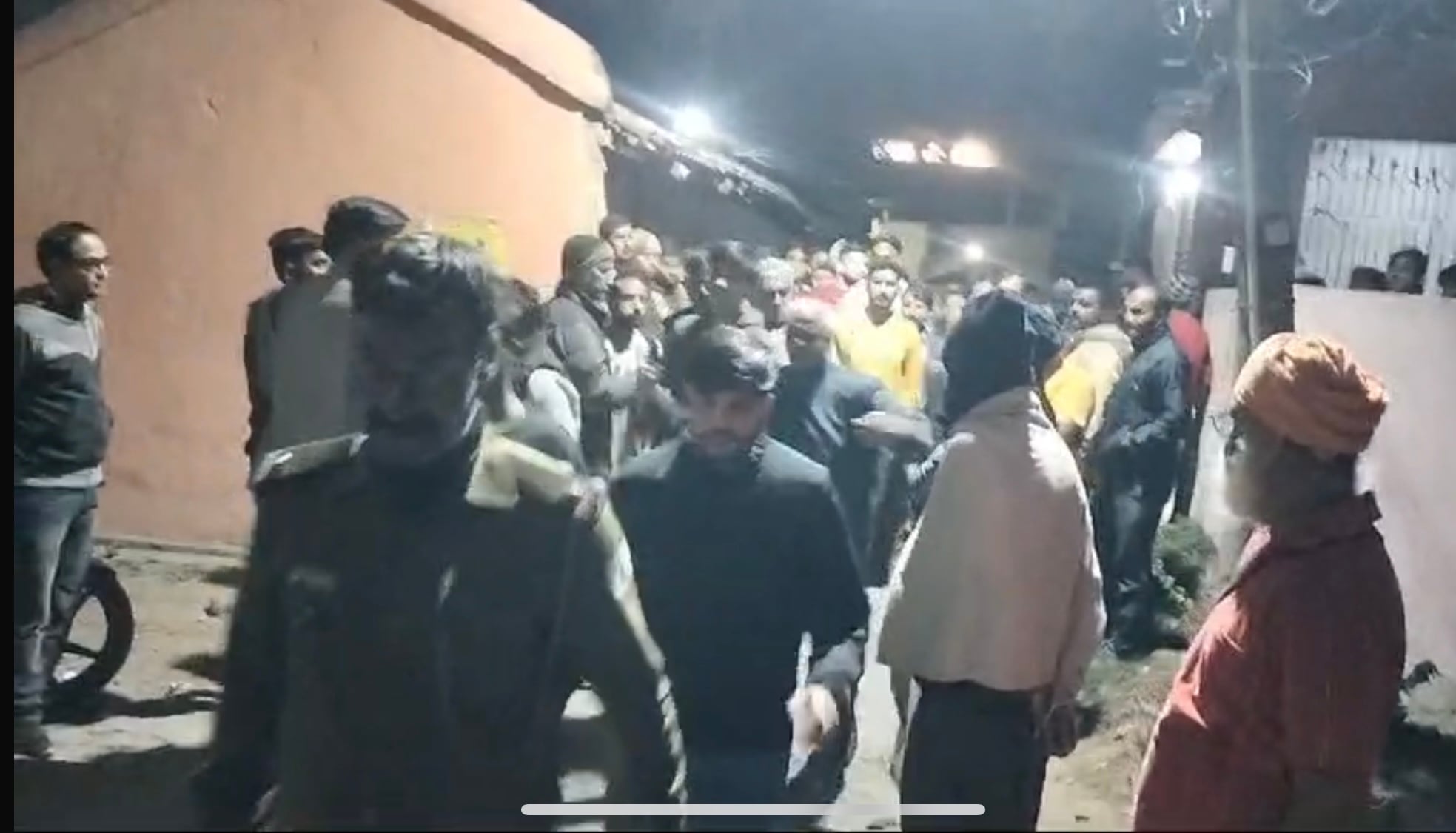 Big Breaking : जमशेदपुर में ट्रांस्पोर्टर की गोली मार कर हत्या,घर में घुस घटना को दिया अंजाम