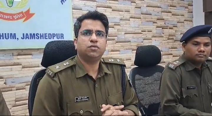 जमशेदपुर:मानगो पुलिस ने 12 घंटे में किया बड़ी चोरी की घटना का खुलासा, मामले में तीन को किया गिरफ्तार, पढ़ें पूरा मामला