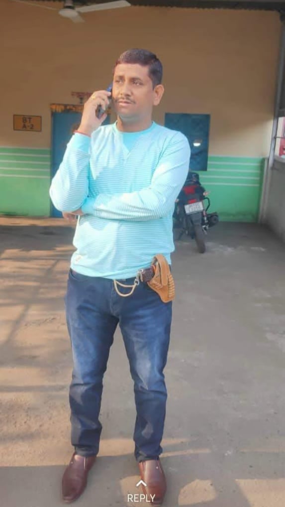 Dhanbad: वह तो चला था पुलिस को उलझाने लेकिन पढ़िए -खुद के जाल में उलझ कैसे पहुंच गया जेल