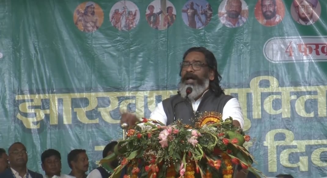 मुख्यमंत्री हेमंत सोरेन की चेतावनी: धनबाद की धरती से उठा सवाल कोलकाता होते हुए क्यों दिल्ली पहुंच गया, पढ़िए इस रिपोर्ट में