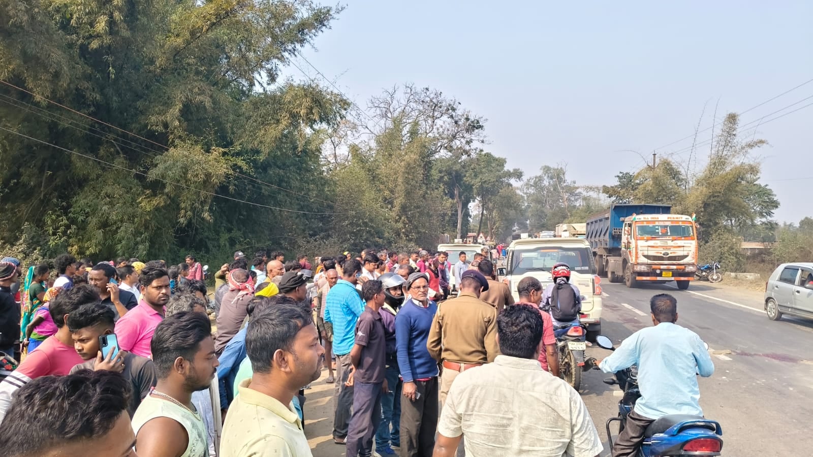 Breaking: रांची-बोकारो मार्ग पर सड़क हादसे में बाइक सवार दो लोगों की मौत, आक्रोशित लोगों ने किया सड़क जाम