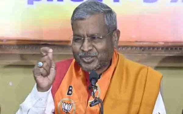 Jharkhand: डीजीपी नियुक्ति का विवाद कैसे पहुंच गया नेता प्रतिपक्ष चयन तक, पढ़िए इस रिपोर्ट में