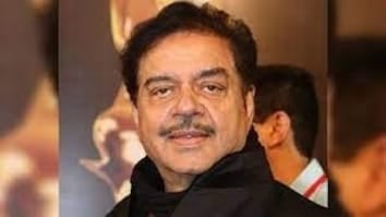 Politics: आखिर क्यों सिने अभिनेता "बिहारी बाबू" को अपने ही बयान से लेना पड़ गया यू टर्न, पढ़िए इस रिपोर्ट में