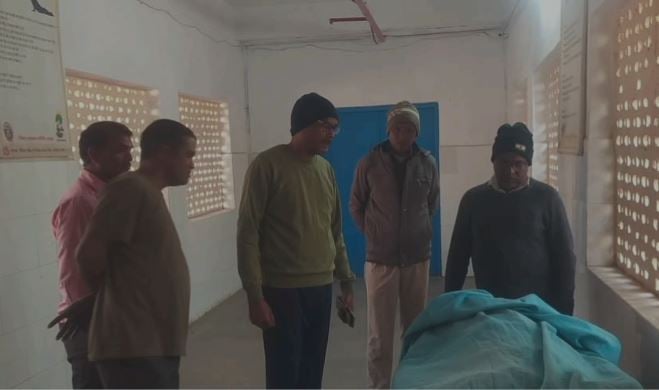 गढ़वा एनएच-75 पर भीषण सड़क हादसा, महाकुंभ जा रही कार को ट्रक ने मारी जोरदार टक्कर, एक की मौत