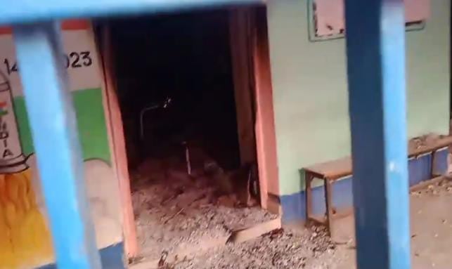 शेखपुरा: हाई स्कूल के स्ट्रांग रूम में लगी आग में जल गये परीक्षा से संबंधित सारे कागजात, अब कैसे होगी मैट्रिक परीक्षा