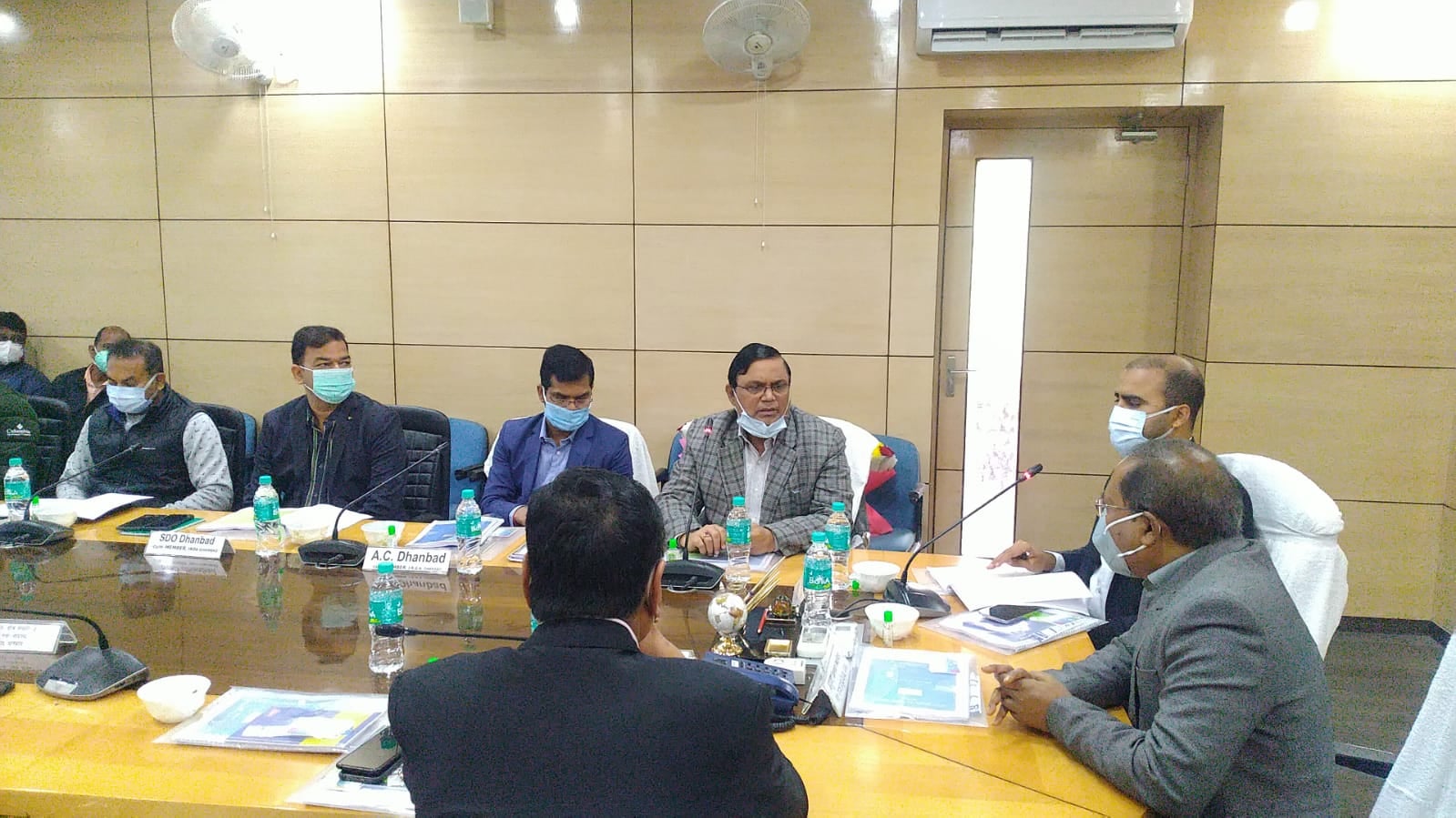 भूमिगत आग से  खतरनाक हुए  क्षेत्र के लोग  जल्द किये जाए शिफ्ट -आयुक्त