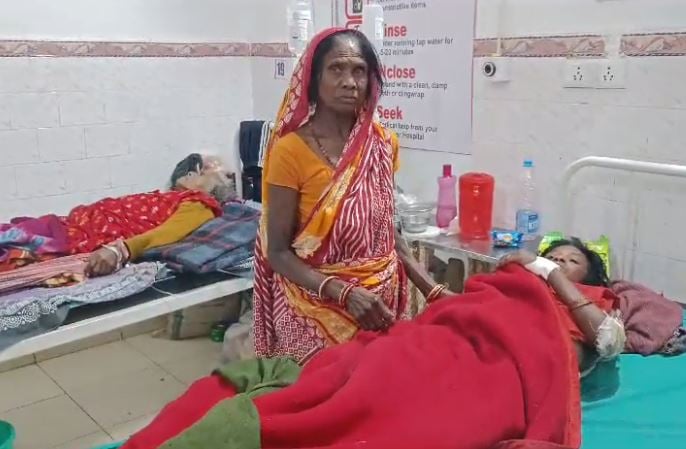 चली थी बहू को जलाकर मारने, आग की चपेट में आने से हो गई सास की मौत, बहू इलाजरत