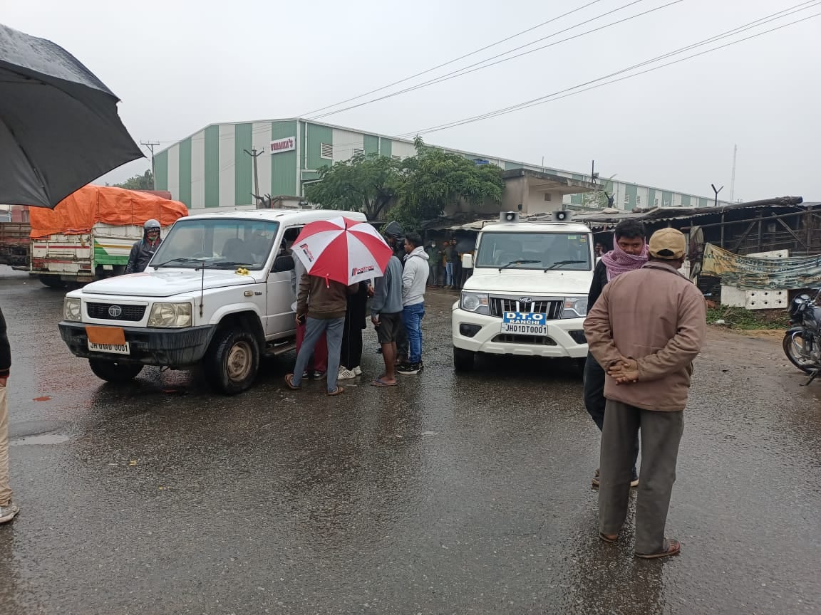 राजधानी में  सघन वाहन जांच , सैकड़ों वाहनों की कागजातों की हुई जांच,37 वाहनों से वसूला गया 384150 ₹ का जुर्माना