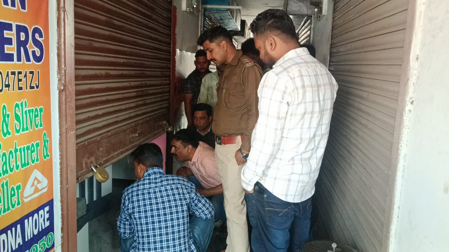 धनबाद -बोकारो की सोना दुकानें रही चोरो के निशाने पर, पढ़िए -क्या उठ रहे सवाल