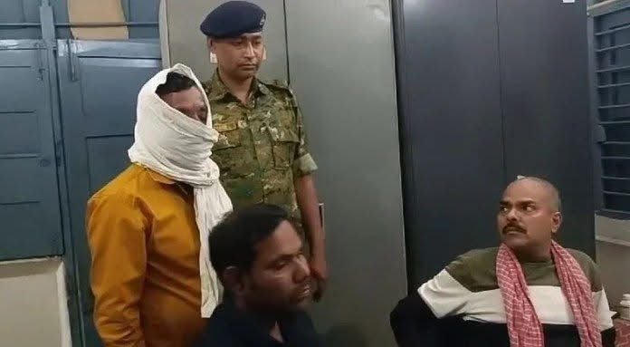 Dhanbad : चंद्रपुरा की पपलो पंचायत के मुखिया की पढ़िए-कितना घूस लेते हुई है गिरफ्तारी !