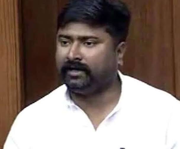 सांसद ने बांझी संथाली पंचायत के कई गांवों का किया दौरा,लोगो की समस्याओं से हुए रूबरू