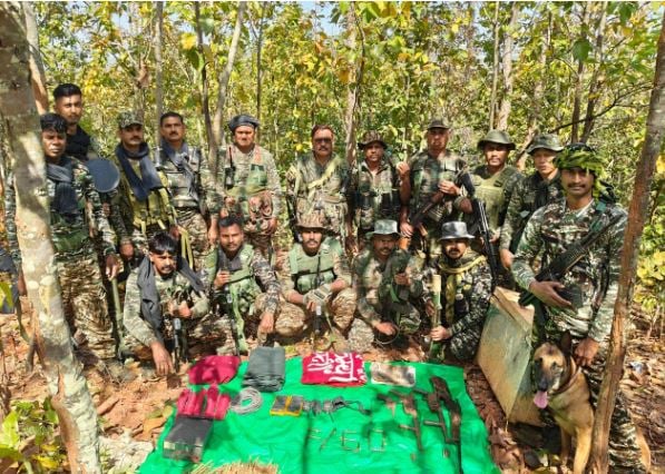 चाईबासा में गोला बारूद बरामद! तेज हुई नक्सलियों के खिलाफ कार्रवाई