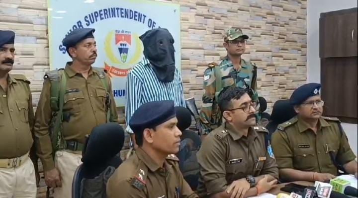 जमशेदपुर पुलिस को मिली बड़ी सफलता, 8 आर्म्स के साथ कई गिरफ्तार, पढ़ें एसएसपी ने क्या कहा
