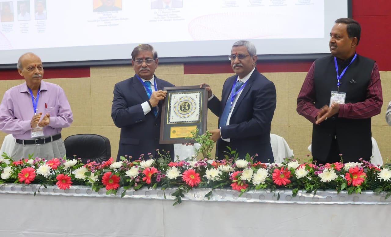 सीयूजे में दो दिवसीय राष्ट्रीय सेमिनार आयोजित, कुलपति ने कहा- विकसित भारत के लिए जरूरी है स्वच्छ वातावरण