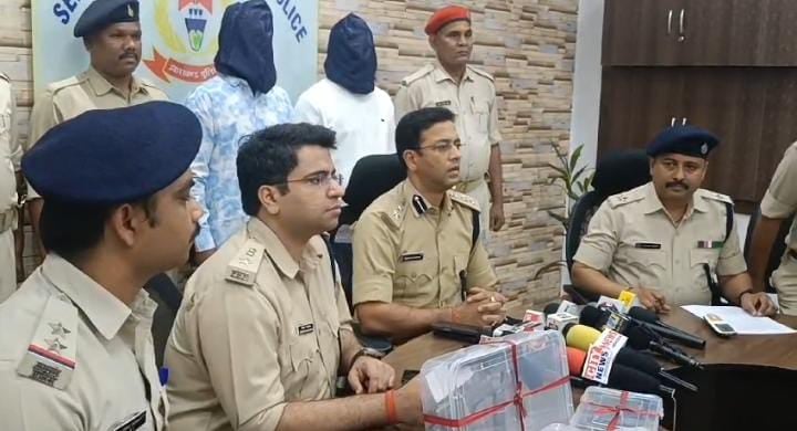 Crime News:जमशेदपुर पुलिस ने दो शातिर अपराधियों को किया  गिरफ्तार,पढ़े मामले पर एसएसपी ने क्या कहा